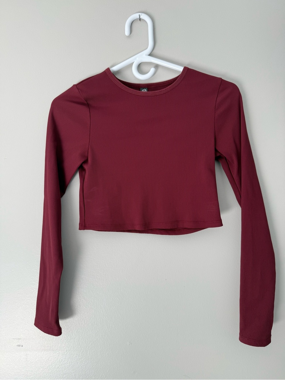 Ardene moves cropped long sleeve